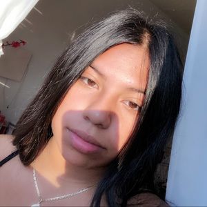 Meet your Posher, Dayana